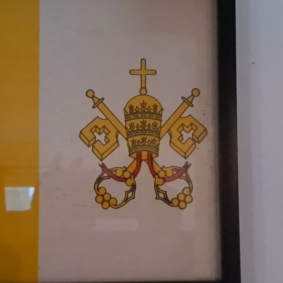 Antique Framed Processional Catholic Papal Flag - Picture 10 of 11